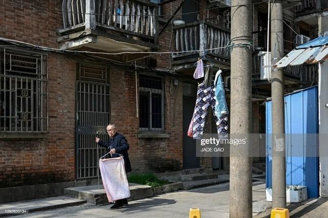 Cái kết đắng cho cụ ông liên tục cưới vợ sau khi nghỉ hưu-2