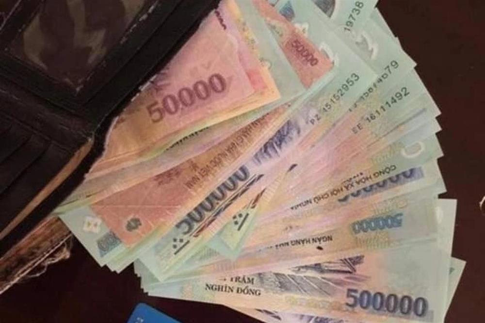 Nhặt được chục triệu đồng trong mưa ngập và tình người Đà Nẵng-1