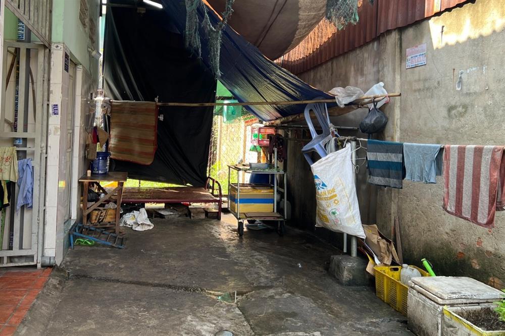 Ngã úp mặt vào chảo dầu chiên xôi gà, người phụ nữ tử vong-1