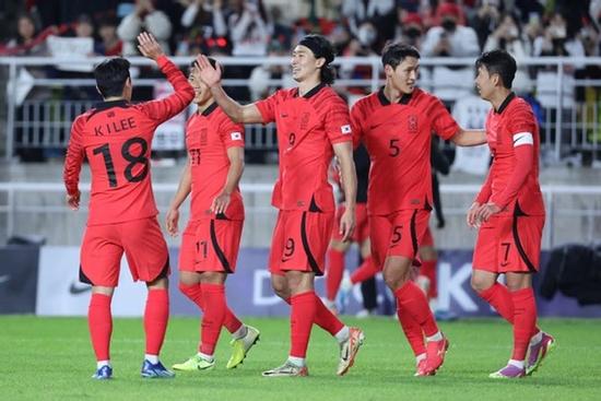 Hàn Quốc sử dụng đội hình trị giá 165 triệu euro đối đầu tuyển Việt Nam