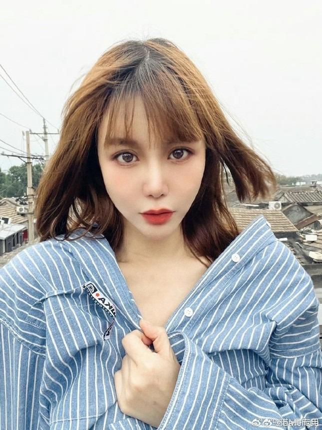 Cuộc sống của nữ diễn viên nói câu thà khóc trên BMW, còn hơn cười sau xe đạp-2