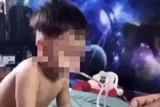 Lời khai của hai kẻ hành hạ, nghi ép bé 3 tuổi hút ma tuý