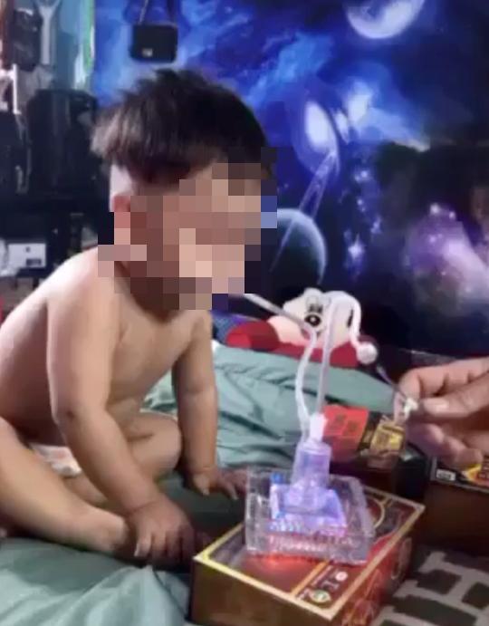 Lời khai của hai kẻ hành hạ, nghi ép bé 3 tuổi hút ma tuý-1