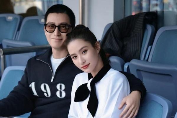 Ái nữ Hà Siêu Liên của Vua sòng bài Ma Cao bất ngờ từ chối nắm tay ông xã tài tử tại sự kiện-6