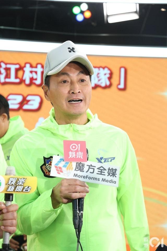 Triển Chiêu Hà Gia Kính xuất hiện với diện mạo trẻ trung tại sự kiện-2