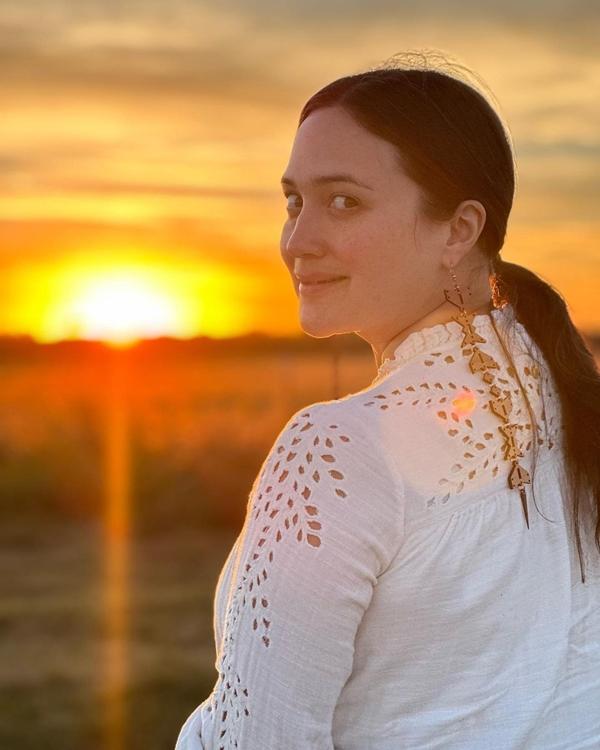 Nữ diễn viên may mắn đóng cặp với Leonardo DiCaprio trong phim 200 triệu USD-3