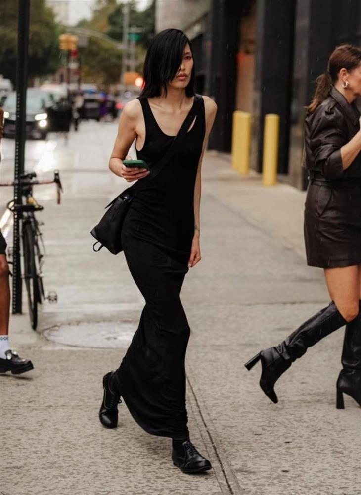 Phương Oanh bật khóc khi trình diễn thiết kế in chữ tiếng Việt tại Mỹ-2