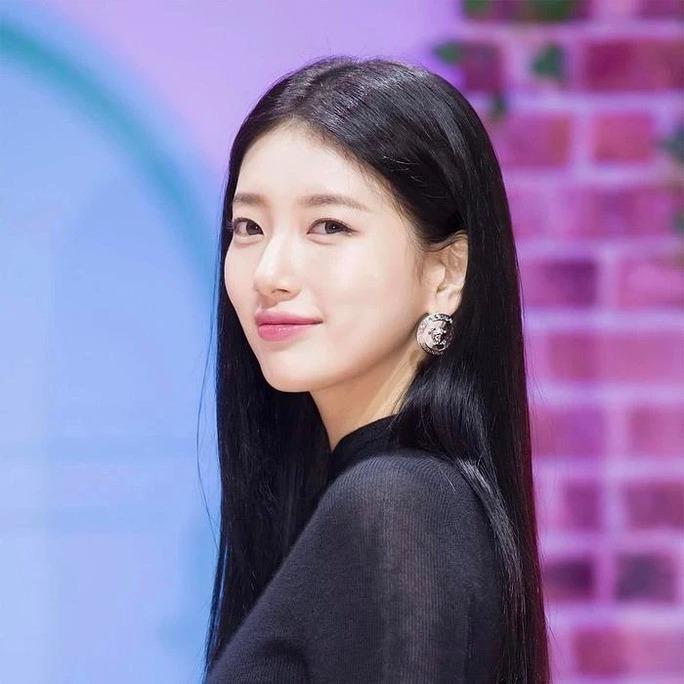 Tình đầu quốc dân gây sốt với nhan sắc siêu thực như AI-2