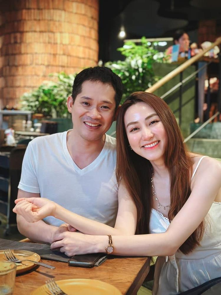 Ngân Khánh sau 8 năm kết hôn: Trẻ trung, viên mãn bên chồng Việt kiều-8