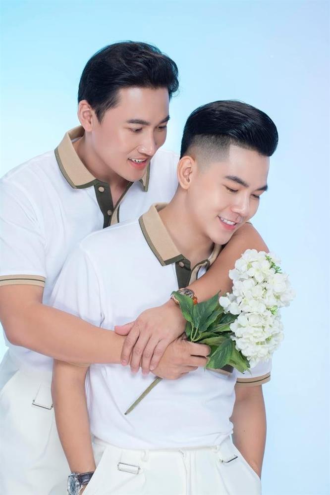 Nghệ sĩ Thanh Bạch đảm nhận vai trò MC trong đám hỏi của Hà Trí Quang - Thanh Đoàn-2