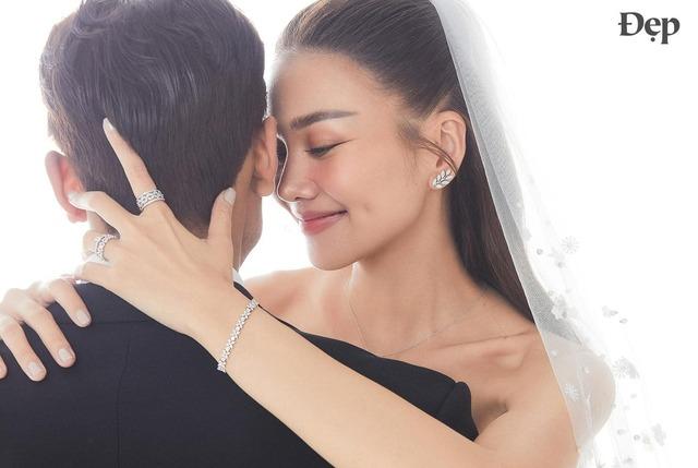 Ảnh cưới của Thanh Hằng: Nhan sắc cô dâu lộng lẫy, chú rể vẫn bị giấu mặt-1