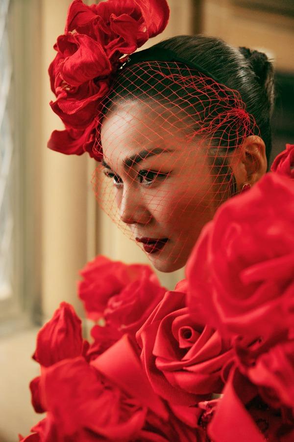 Ảnh cưới của Thanh Hằng: Nhan sắc cô dâu lộng lẫy, chú rể vẫn bị giấu mặt-4