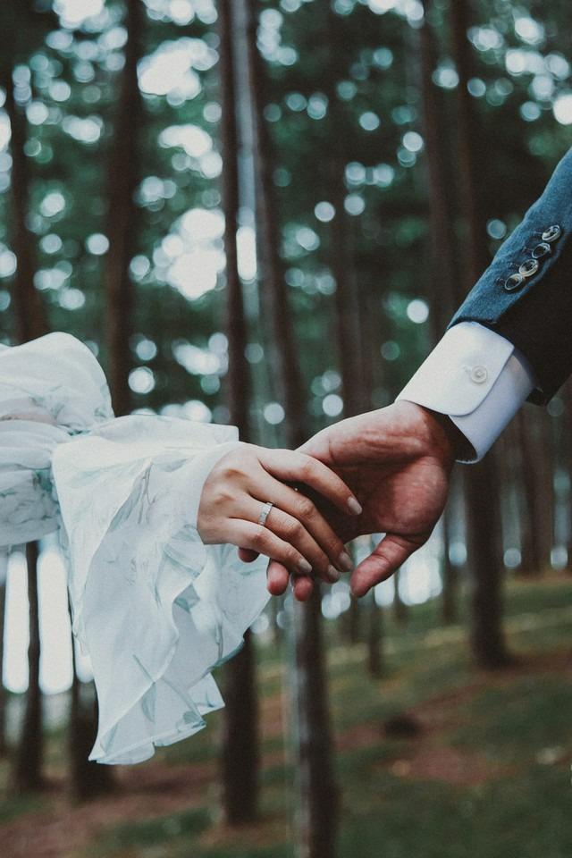 Ảnh cưới của Thanh Hằng: Nhan sắc cô dâu lộng lẫy, chú rể vẫn bị giấu mặt-6