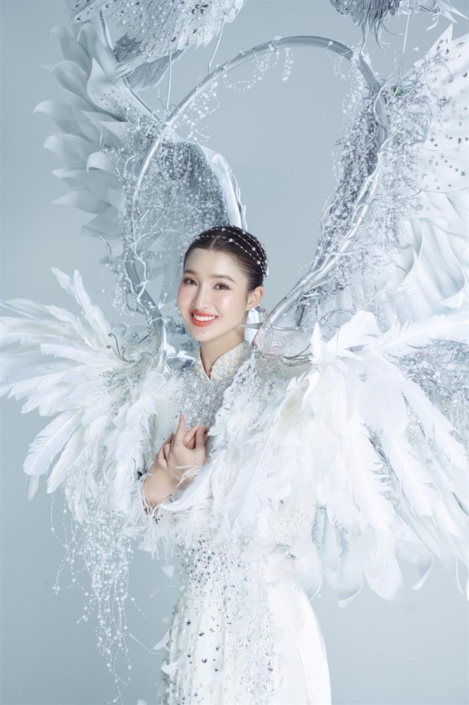 Phương Nhi đem trang phục Cò Ơi nặng hơn 10kg đến Miss International 2023-1