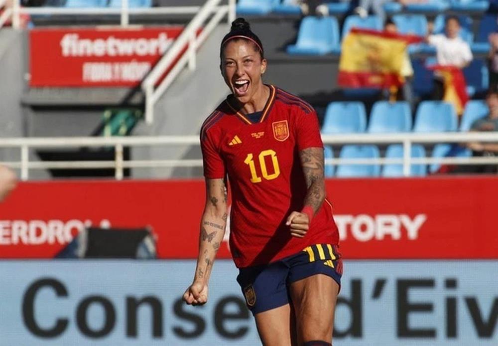 Nữ cầu thủ bị quấy rối Jenni Hermoso trở lại đội tuyển Tây Ban Nha-2