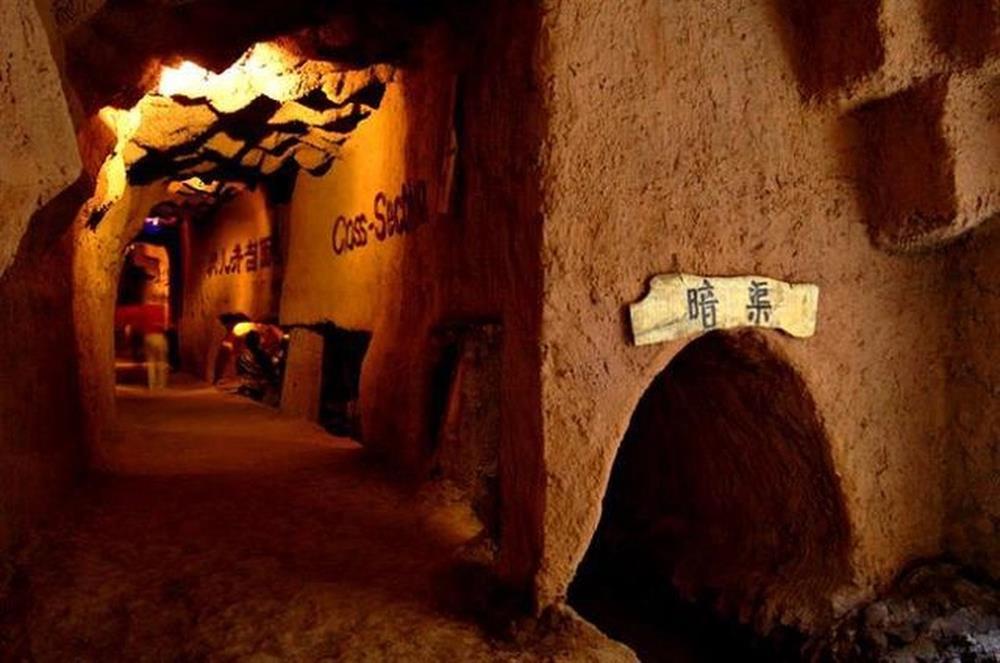 Đến Hỏa Diệm Sơn khi trời 50 độ C, khách Việt choáng với giếng ngầm 5.000km-5