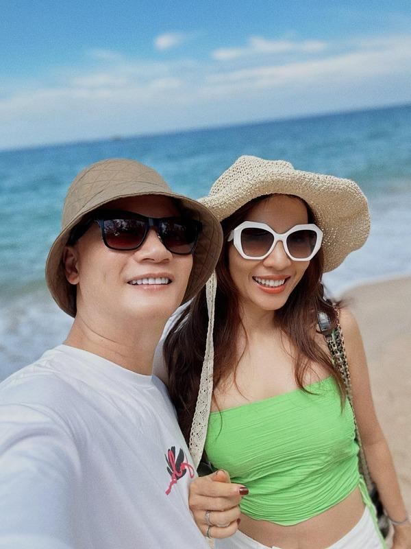 Sao Việt lấy vợ đại gia: Hoàng Bách bên bạn đời là con đại gia miền Tây có tiếng, ở biệt thự sang xịn-2