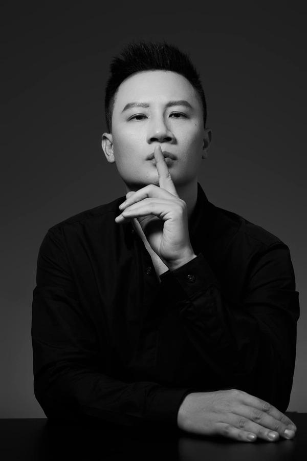 Sao Việt lấy vợ đại gia: Hoàng Bách bên bạn đời là con đại gia miền Tây có tiếng, ở biệt thự sang xịn-4