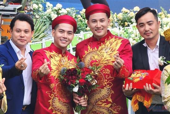Hà Trí Quang và Thanh Đoàn đẹp đôi, nhận quà cưới 'khủng'