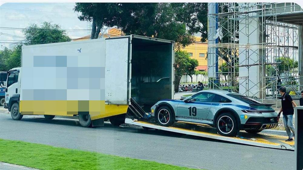 Rộ tin ông Đặng Lê Nguyên Vũ mua Porsche 911 Dakar có giá đắt đỏ-2