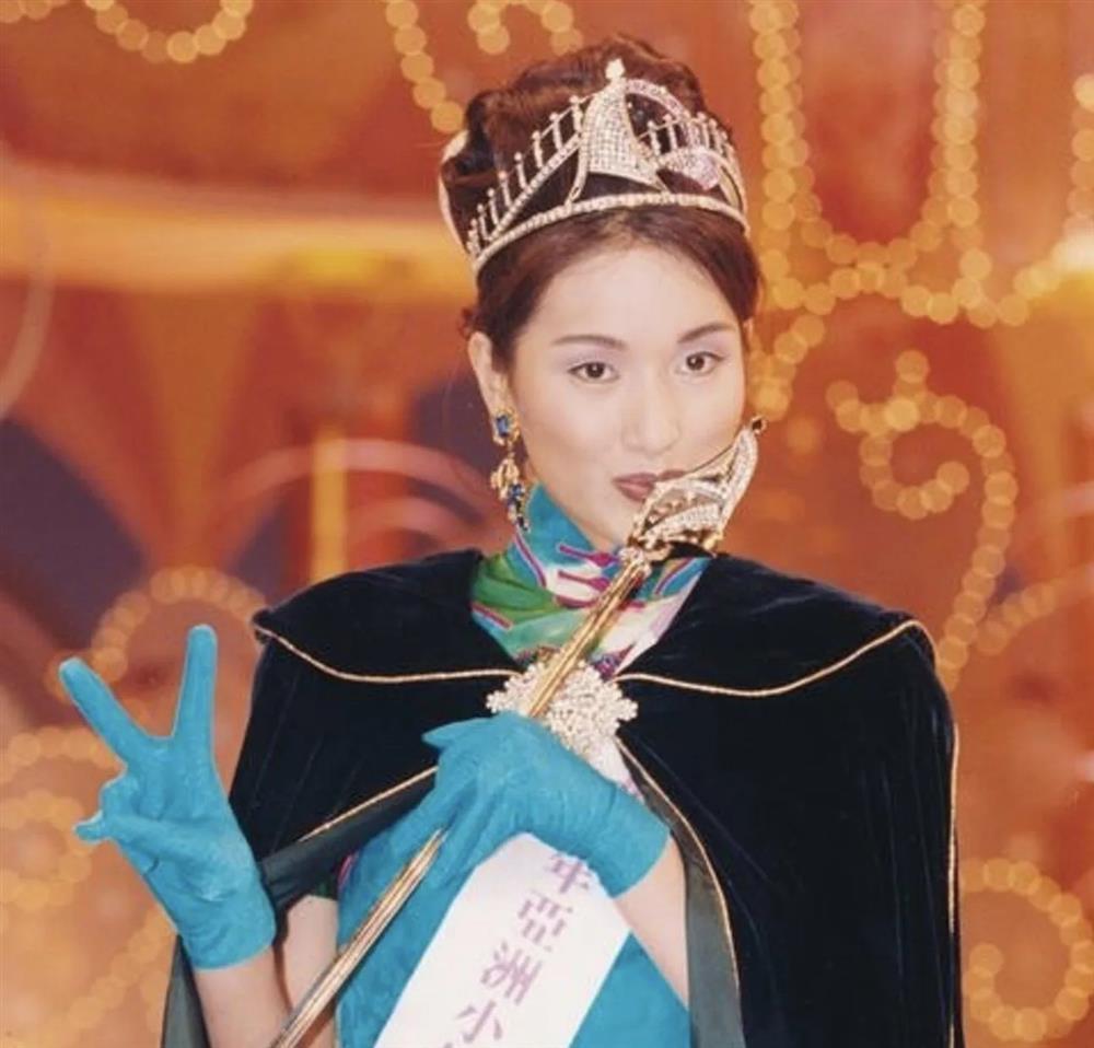 Tuổi 49 của hoa hậu từng bị vợ đại gia tát giữa đám đông vì làm kẻ thứ 3-2