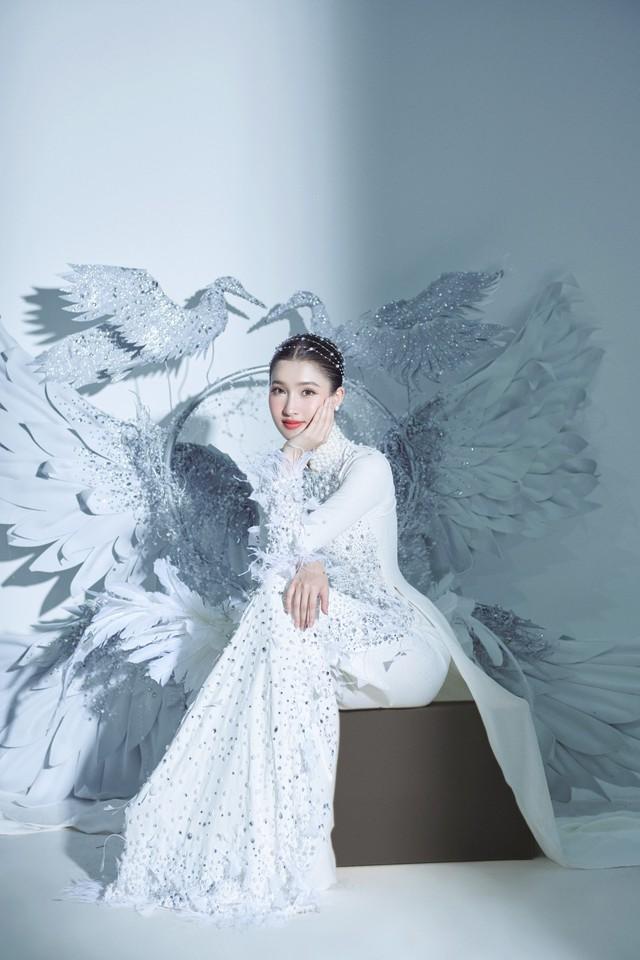 Trang phục dân tộc 10kg của Phương Nhi tại Miss International được fan sắc đẹp đánh giá đẹp thôi chưa đủ-3