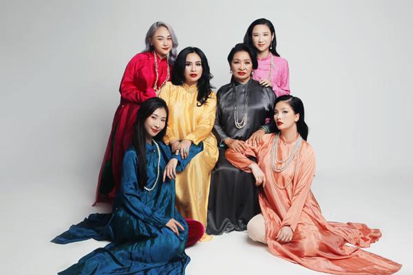 Mẹ ruột, em dâu và con gái chung - riêng nhà Thanh Lam hạnh phúc trong bộ ảnh mừng ngày 20/10-3