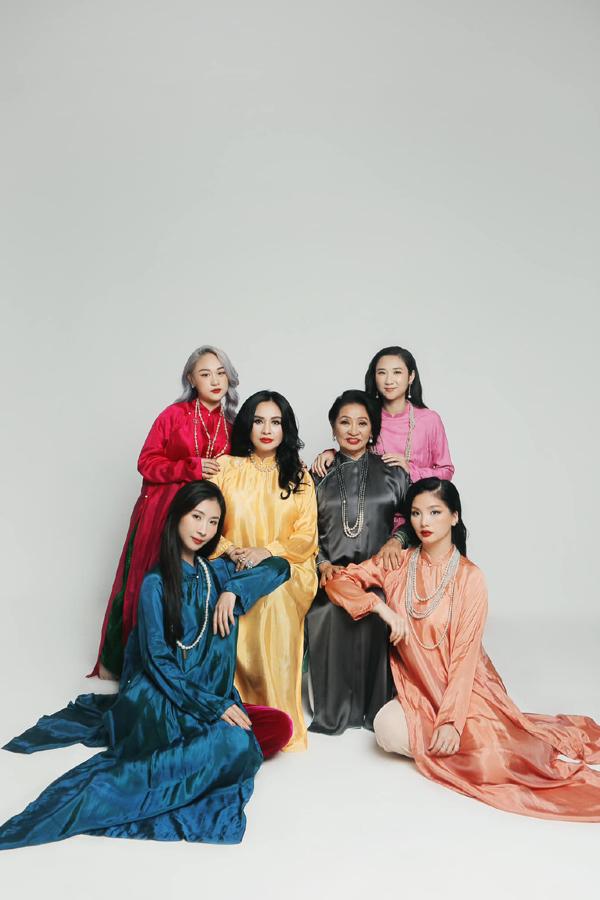 Mẹ ruột, em dâu và con gái chung - riêng nhà Thanh Lam hạnh phúc trong bộ ảnh mừng ngày 20/10-7