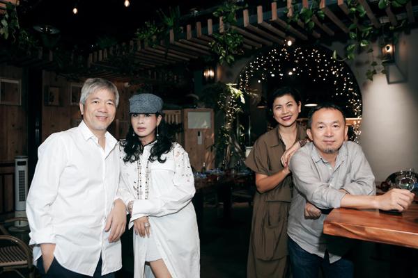 Mẹ ruột, em dâu và con gái chung - riêng nhà Thanh Lam hạnh phúc trong bộ ảnh mừng ngày 20/10-8