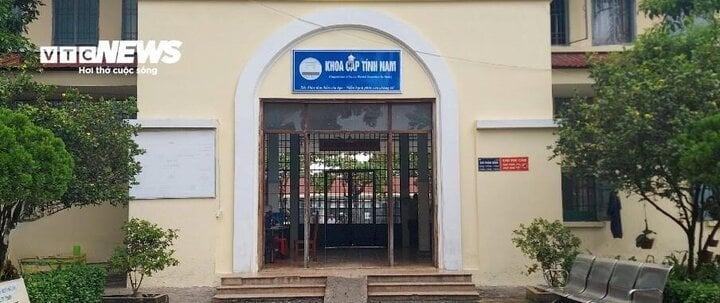 Nhập viện tâm thần do dùng ma túy, người đàn ông luôn miệng kêu bệnh do té ghế-1