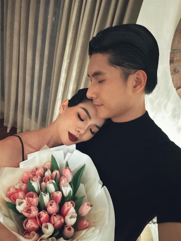 Mỹ nhân Việt khoe quà 20/10: Khánh Thi được chồng ting ting, vợ Phan Mạnh Quỳnh được quà lạ lắm-1