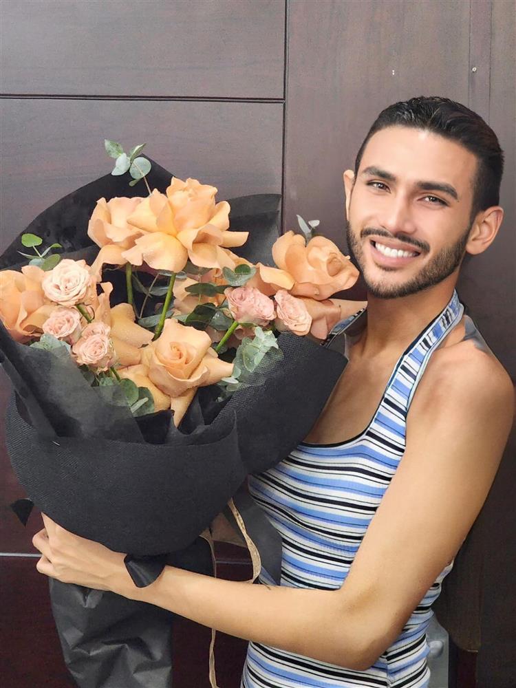 Mỹ nhân Việt khoe quà 20/10: Khánh Thi được chồng ting ting, vợ Phan Mạnh Quỳnh được quà lạ lắm-6