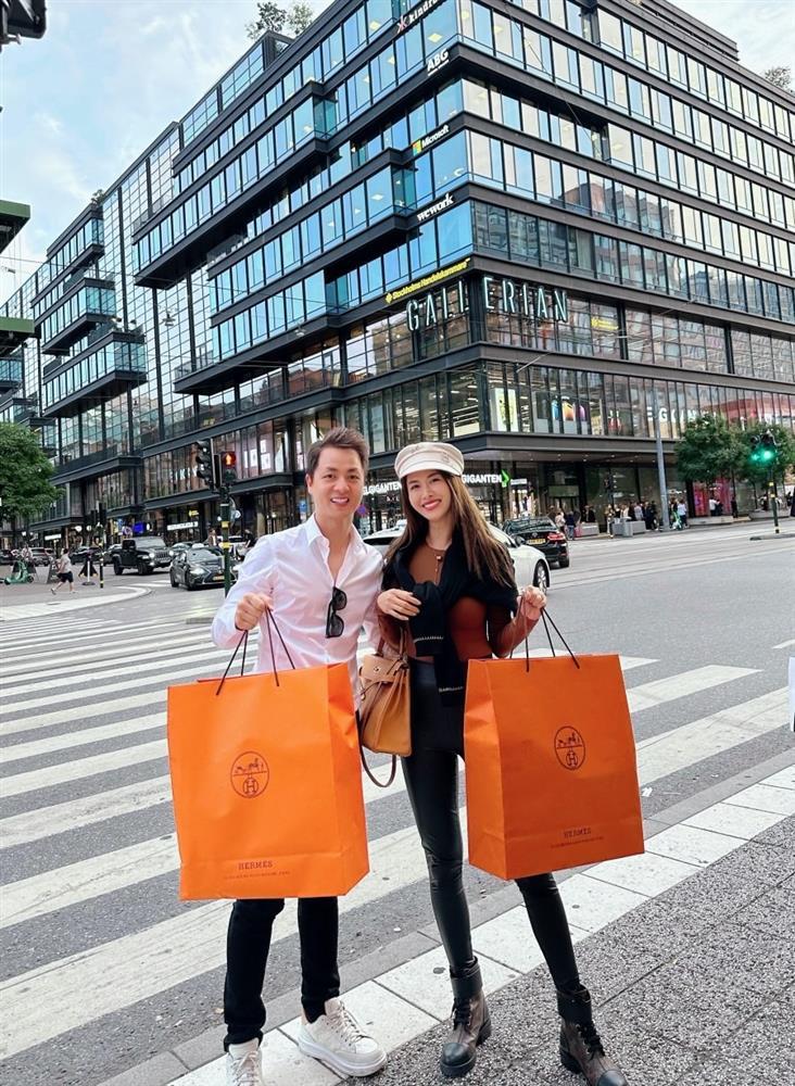 Mỹ nhân Việt khoe quà 20/10: Khánh Thi được chồng ting ting, vợ Phan Mạnh Quỳnh được quà lạ lắm-8