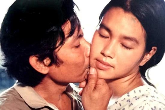 Tài tử đóng cặp với 'Út Trong' Thúy Loan: Liệt 2 chân, gặp nạn ở tuổi 65