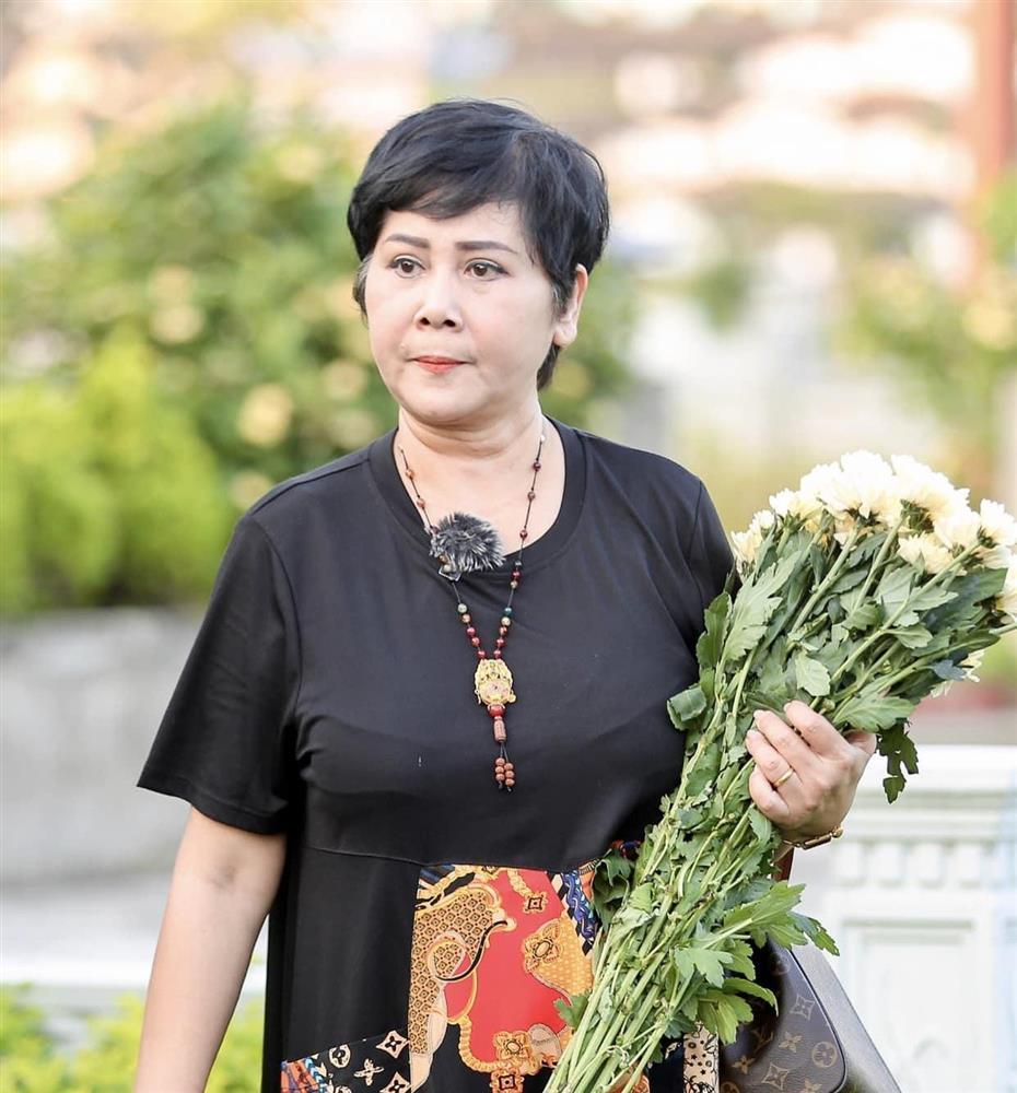 Dàn diễn viên Trò đời: Người mua sẵn mộ phần, người miệt mài chạy sô-2