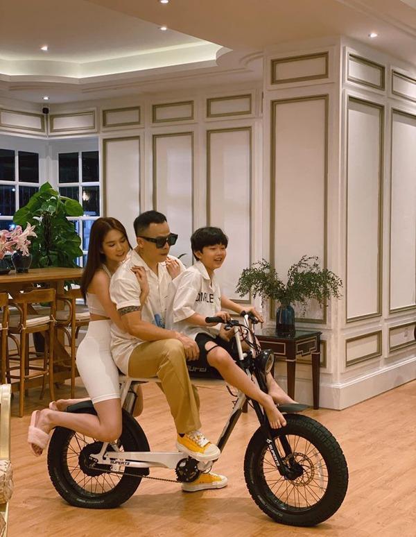 Ngọc Trinh bị bắt, khán giả tò mò phản ứng của ông bầu Vũ Khắc Tiệp-4