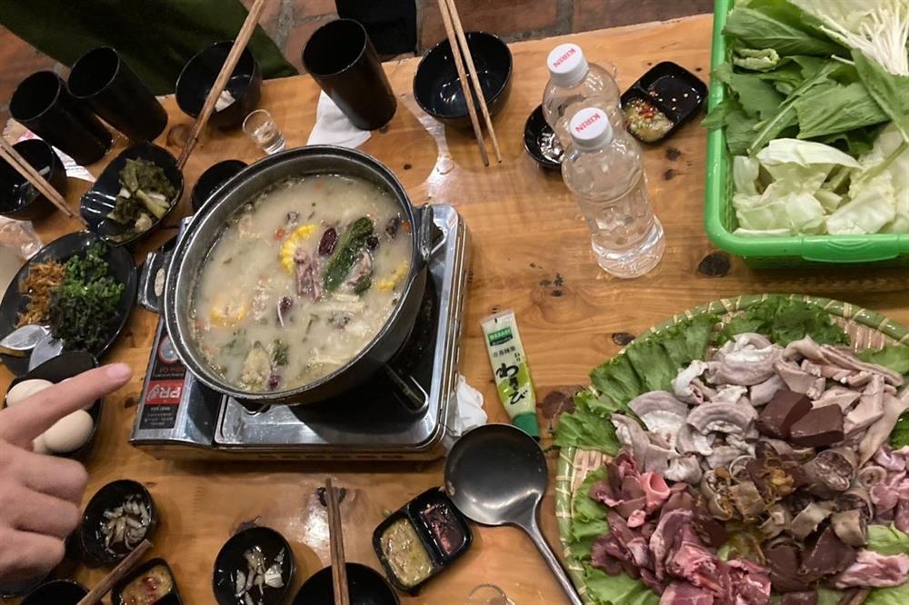 Tìm ra nguyên nhân khiến 5 người đi cấp cứu sau 10 phút ăn lẩu, uống rượu-1