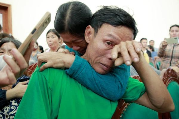 Cựu giám đốc bệnh viện ở Vĩnh Long bị cáo buộc nhận 1,4 tỷ đồng từ Việt Á-2