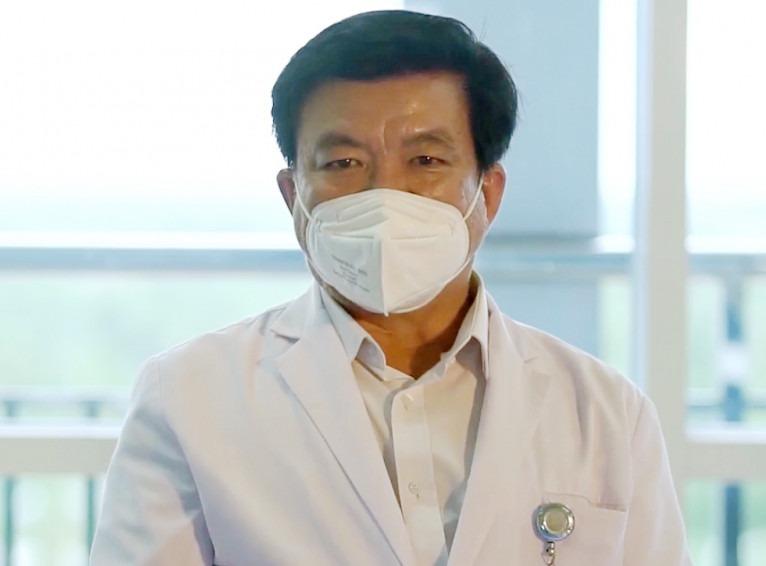 Cựu giám đốc bệnh viện ở Vĩnh Long bị cáo buộc nhận 1,4 tỷ đồng từ Việt Á-1