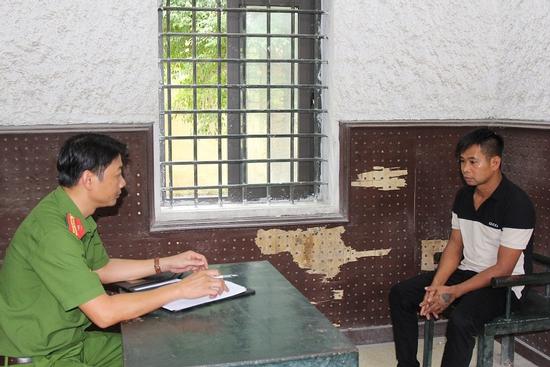 Bắt đối tượng giết người ở nước ngoài lẩn trốn về Việt Nam