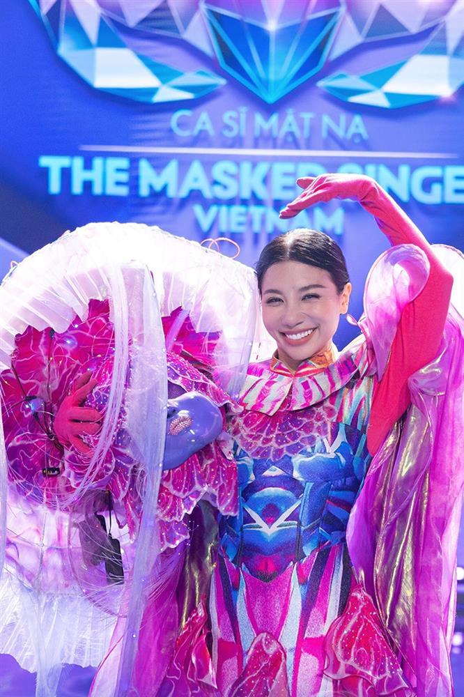 Ca Sĩ Mặt Nạ: Sứa Thủy Tinh lộ diện không phải Hương Tràm-3