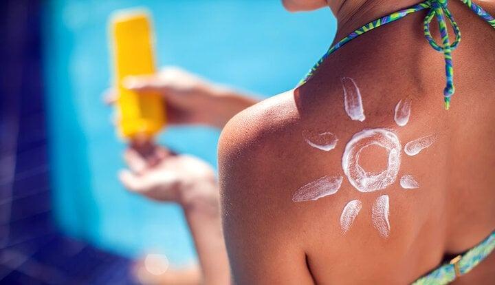 Ánh nắng lúc 7h có làm đen da?-1