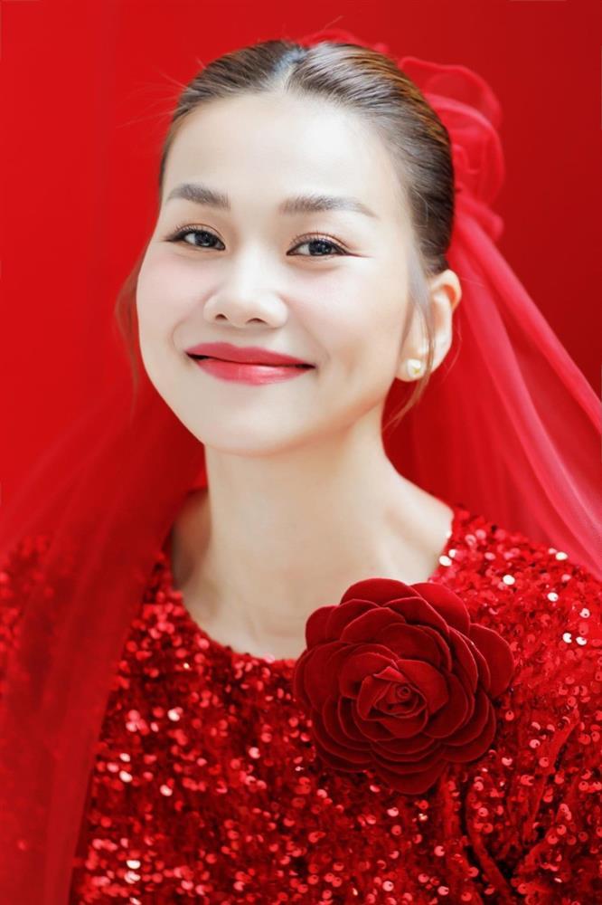 Thanh Hằng giấu mặt chú rể Trần Nhật Minh trong lễ rước dâu-1