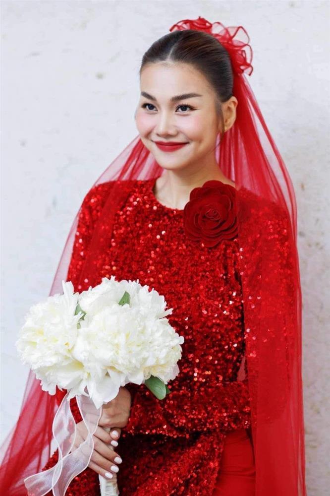 Thanh Hằng giấu mặt chú rể Trần Nhật Minh trong lễ rước dâu-2