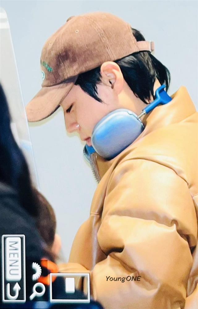 Sao Hàn tìm mua bánh tráng trộn, ăn phở lúc 4h sáng khi tới Việt Nam-9