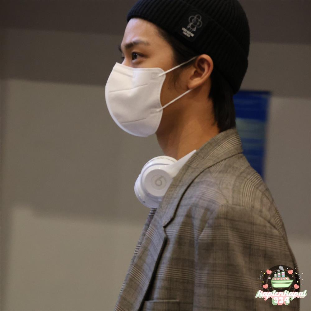 Sao Hàn tìm mua bánh tráng trộn, ăn phở lúc 4h sáng khi tới Việt Nam-15