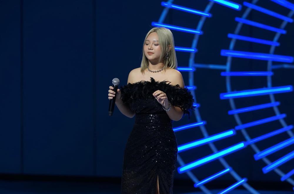 Nữ sinh 19 tuổi tại Vietnam Idol bị chê vì ăn mặc phóng khoáng, trang điểm đậm-3