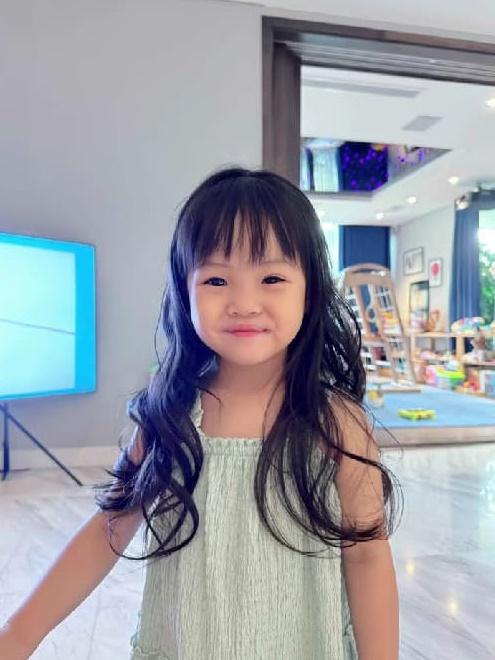 Ái nữ nhà Cường Đô La - Đàm Thu Trang gây sốt với khoảnh khắc xinh xắn như công chúa-4