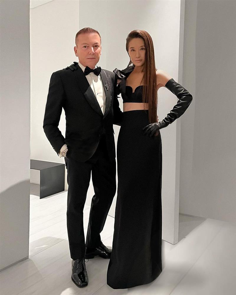 Sốc với khuôn mặt biến dạng và thân hình gầy gò của ‘nữ hoàng váy cưới’ Vera Wang-1