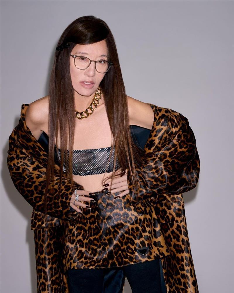 Sốc với khuôn mặt biến dạng và thân hình gầy gò của ‘nữ hoàng váy cưới’ Vera Wang-7